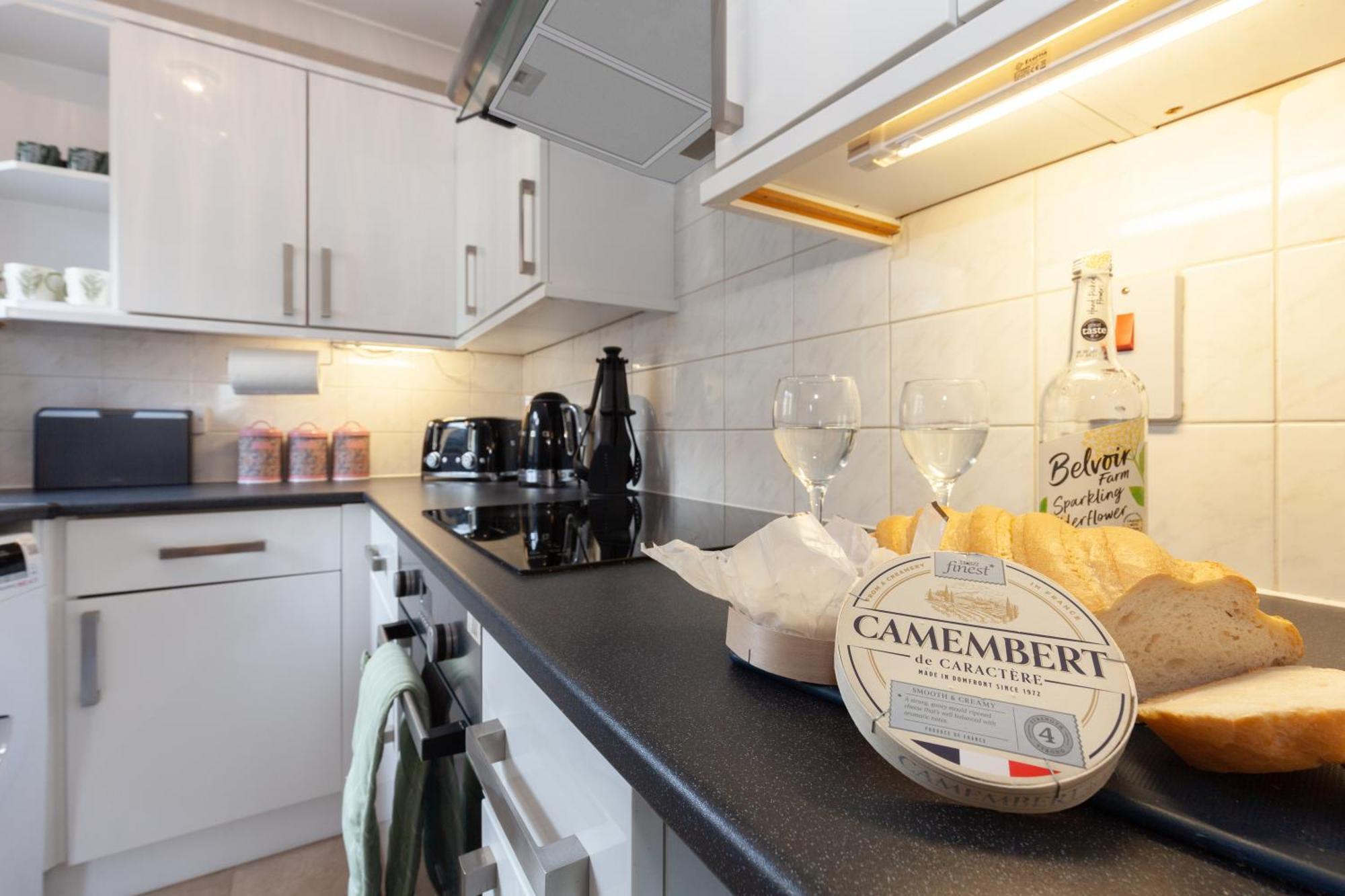 A Gem Nestled In The Heart Of Oxford With Parking! Apartment ภายนอก รูปภาพ