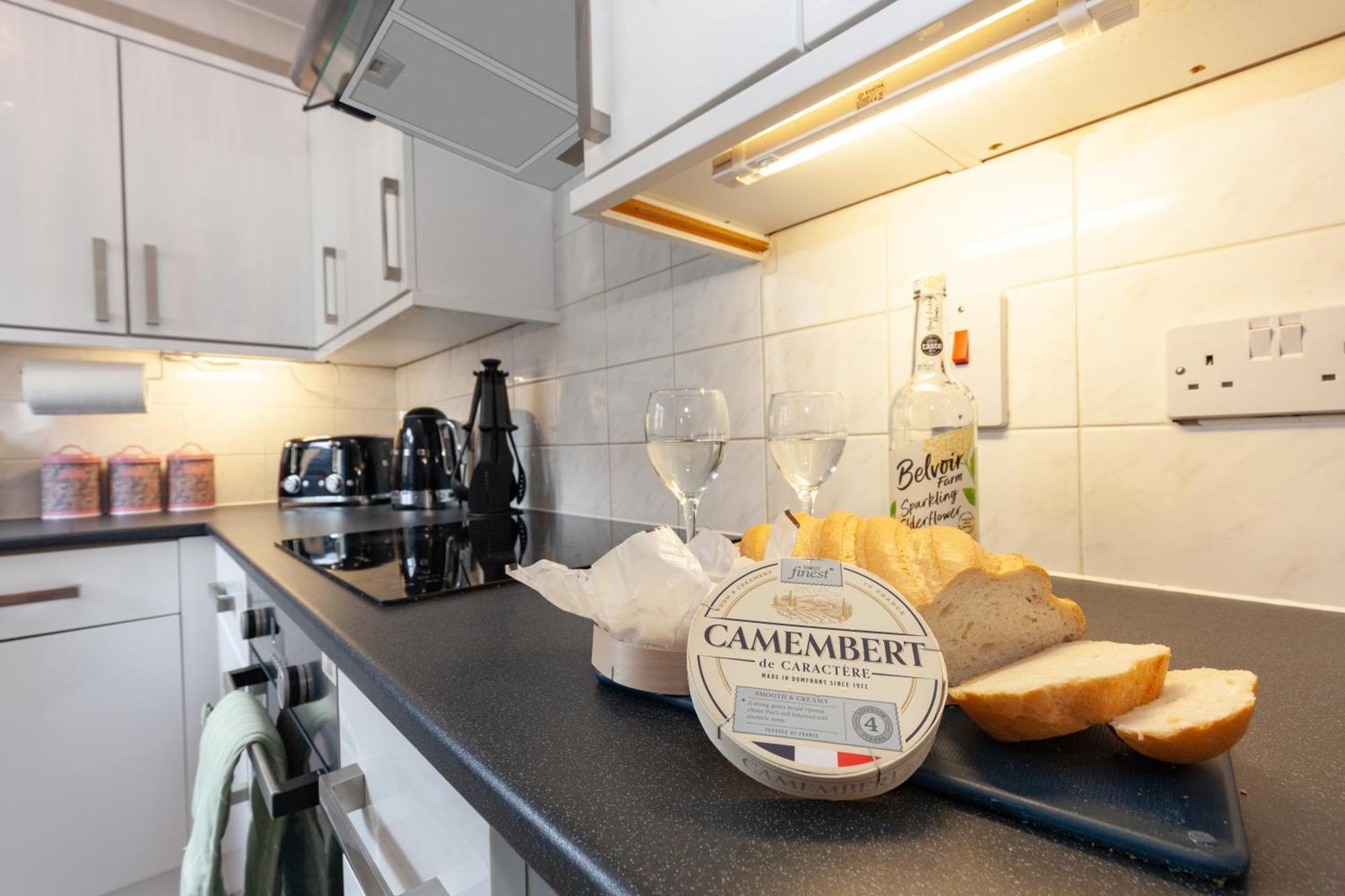 A Gem Nestled In The Heart Of Oxford With Parking! Apartment ภายนอก รูปภาพ